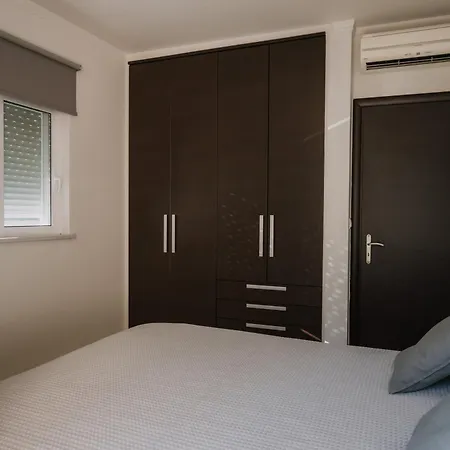 Hb Modern * トロン